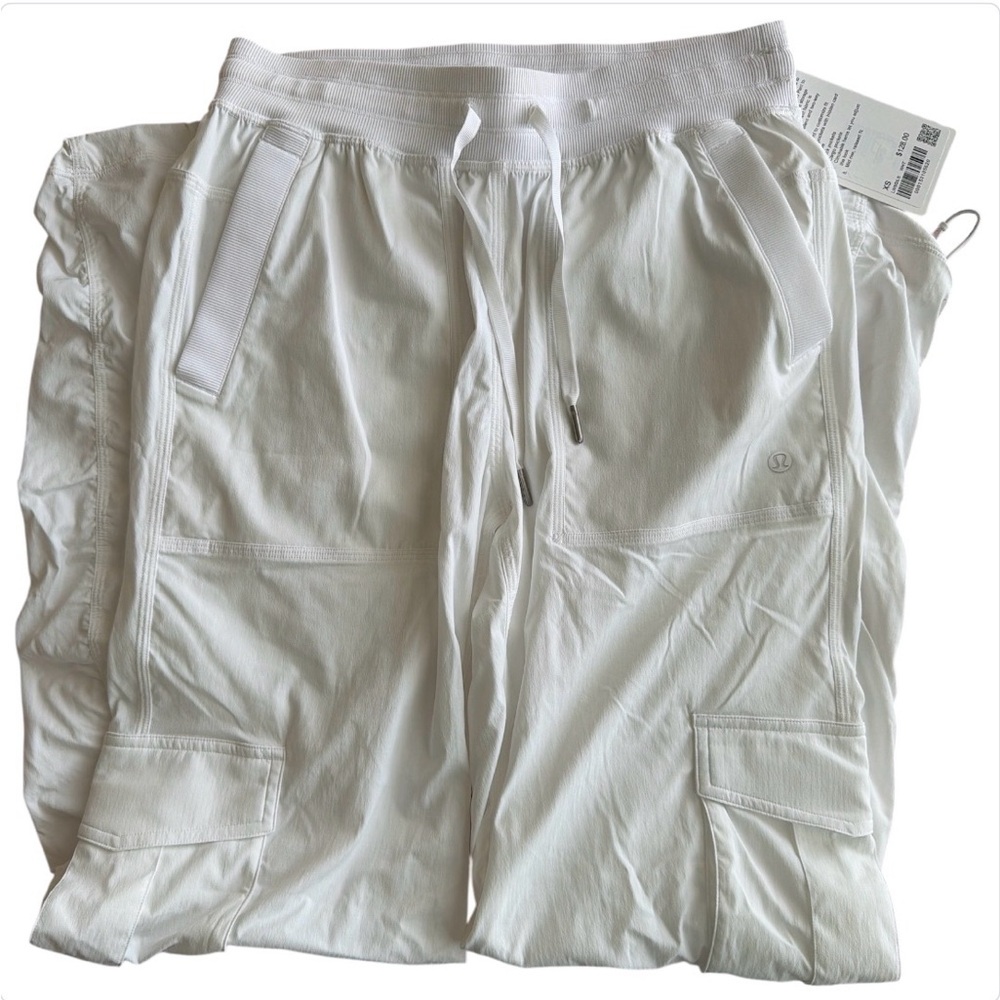 NWT lululemon Dance Studio Relaxed-Fit Mid-Rise Cargo Pant - XS - Picture 12 of 16